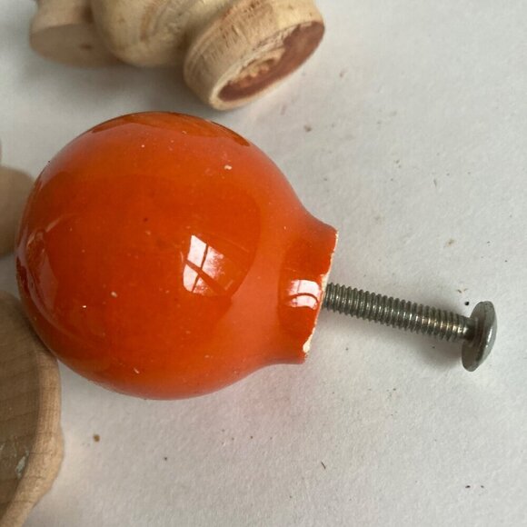 Lot 7 Vintage Drawer Knobs Dresser Pulls Wood Metal - Picture 4 of 6